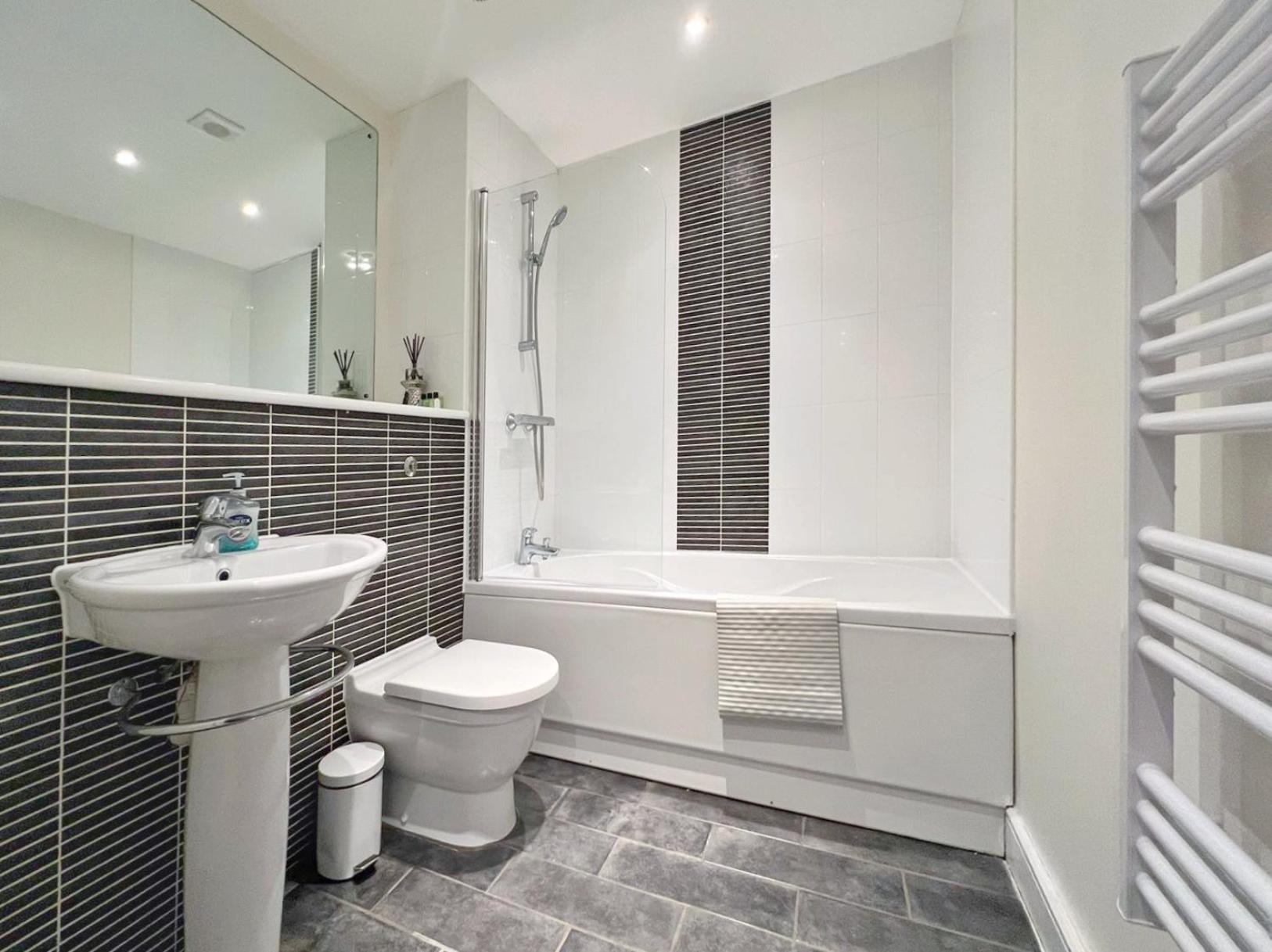 Seaview Boutique One-Bedroom Apt Swansea Esterno foto